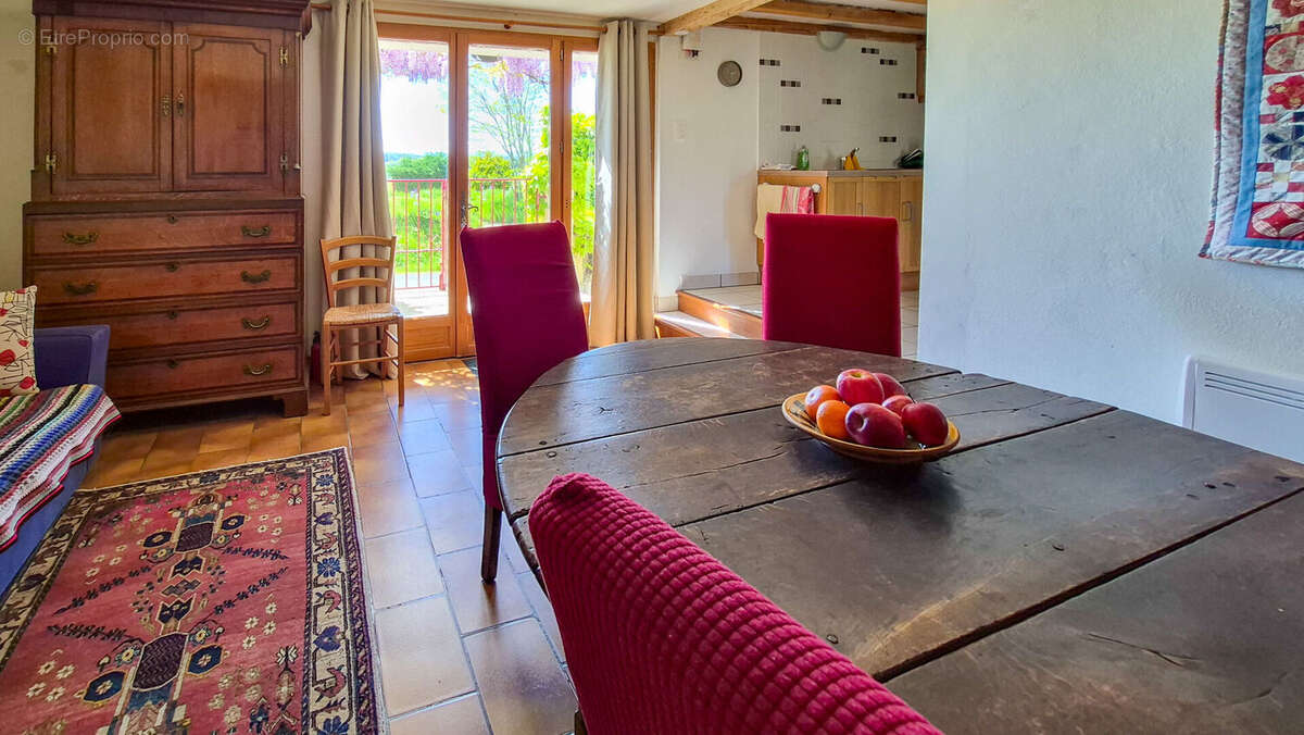 salle a manger - Maison à TREZIERS