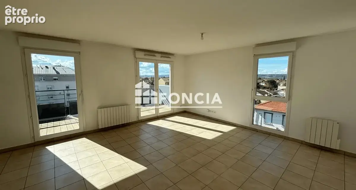 Décines Centre - T3 de 64 m2 - photo 2