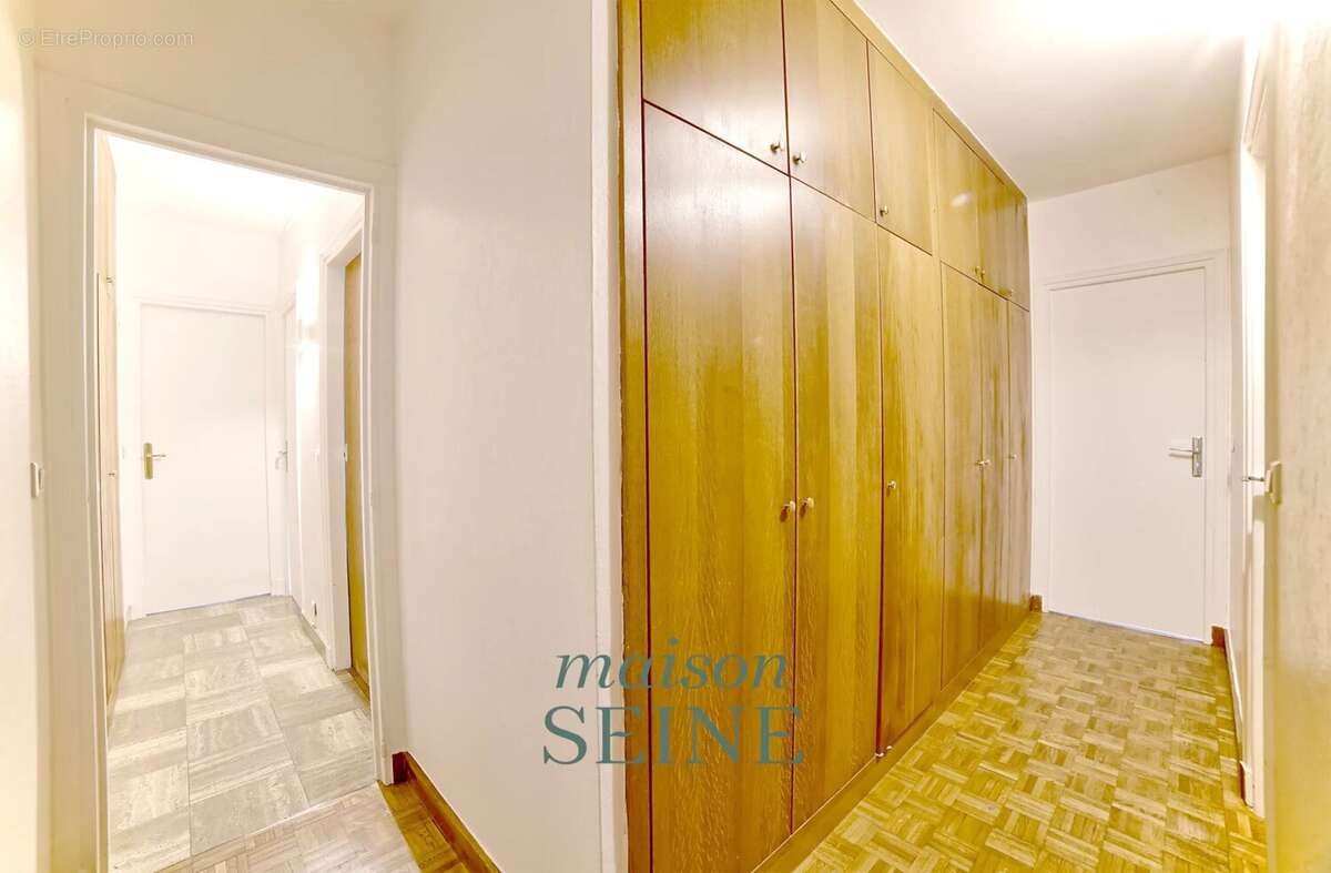 Appartement à NEUILLY-SUR-SEINE