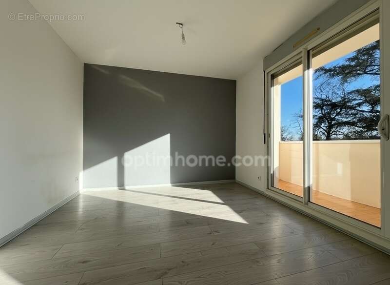 Appartement à MEYZIEU