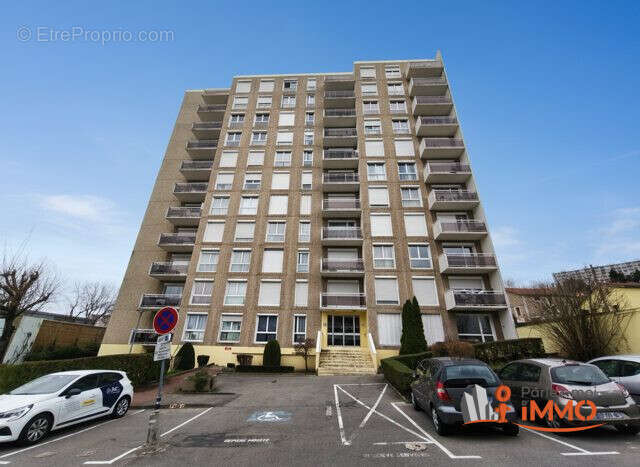 Appartement à SAINT-ETIENNE