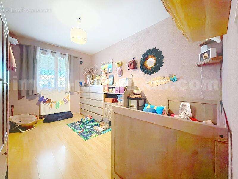 Appartement_T3_SAINT-PIERRE_en_faucigny_PROCHE_FRONTIERE_SUISSE_GENEVE_AUTOROUTE_FRONTALIERS_CALME_PROX_CEVA_SEJOUR_CUISINE_OUVERTE_CHAMBRE - Appartement à SAINT-PIERRE-EN-FAUCIGNY