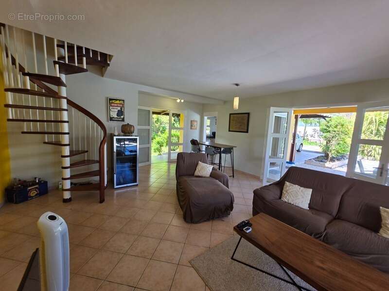 Maison à BAIE-MAHAULT