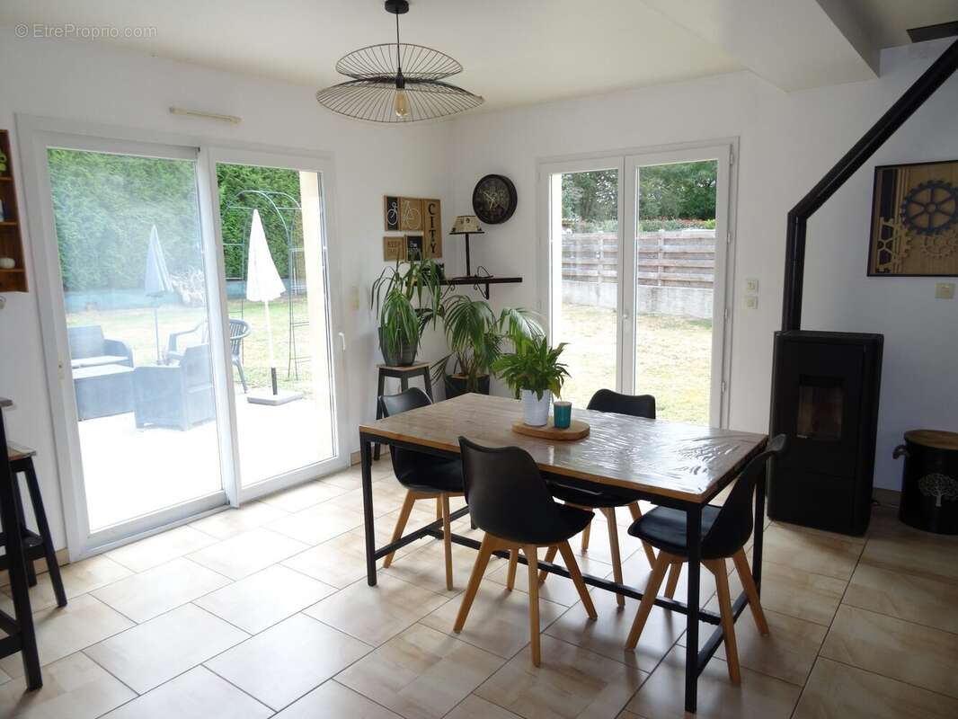 Maison 105 m² à Le Vieux-Marche  - photo 3