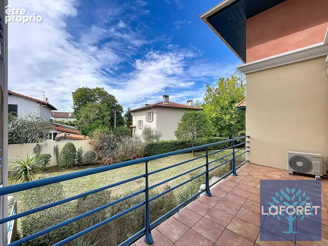 Un appartement au calme, avec balcon et parking souterrain, à Dax. - photo 2
