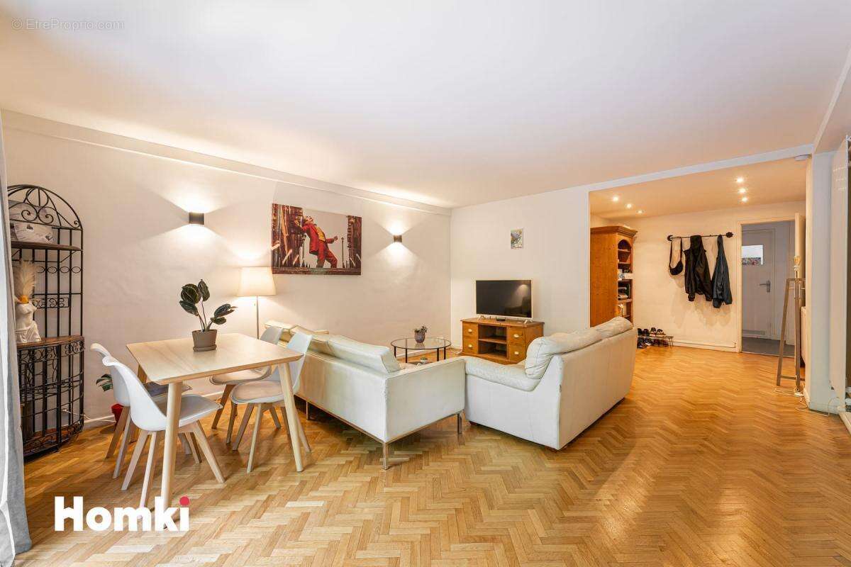 Appartement à MARSEILLE-6E
