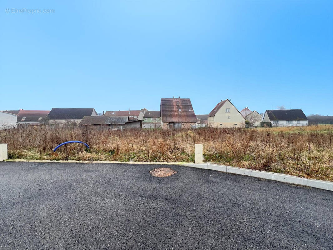 Terrain à HOUSSEN