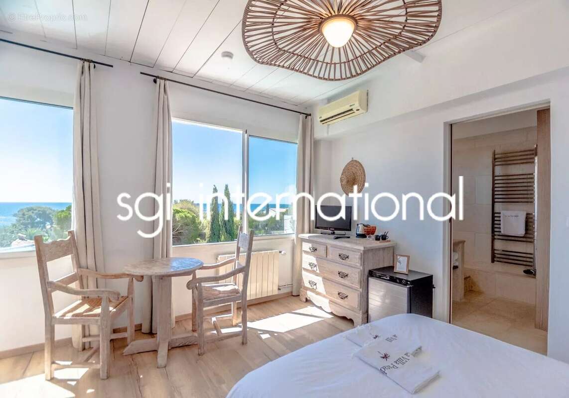 Maison à LES ISSAMBRES