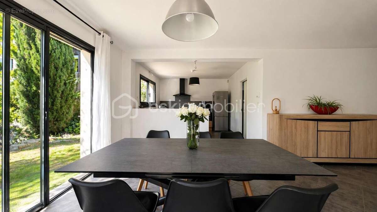 Exclusivité – Est de Montélimar – Maison de village rénovée – 5 chambres – garage – jardin - photo 10