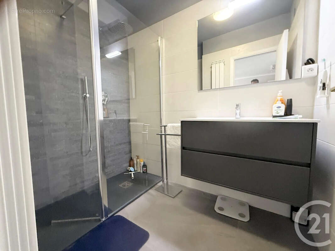 Appartement à ROQUEBRUNE-CAP-MARTIN