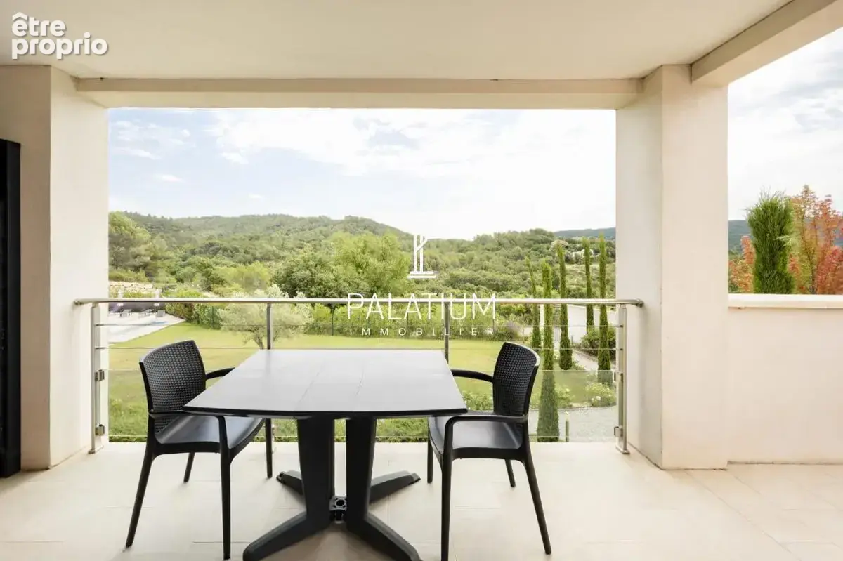 Studio rénové avec Terrasse - Résidence avec piscine - photo 5