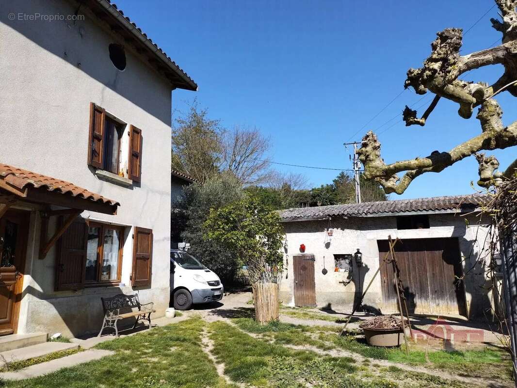 Maison à AUBERIVES-SUR-VAREZE