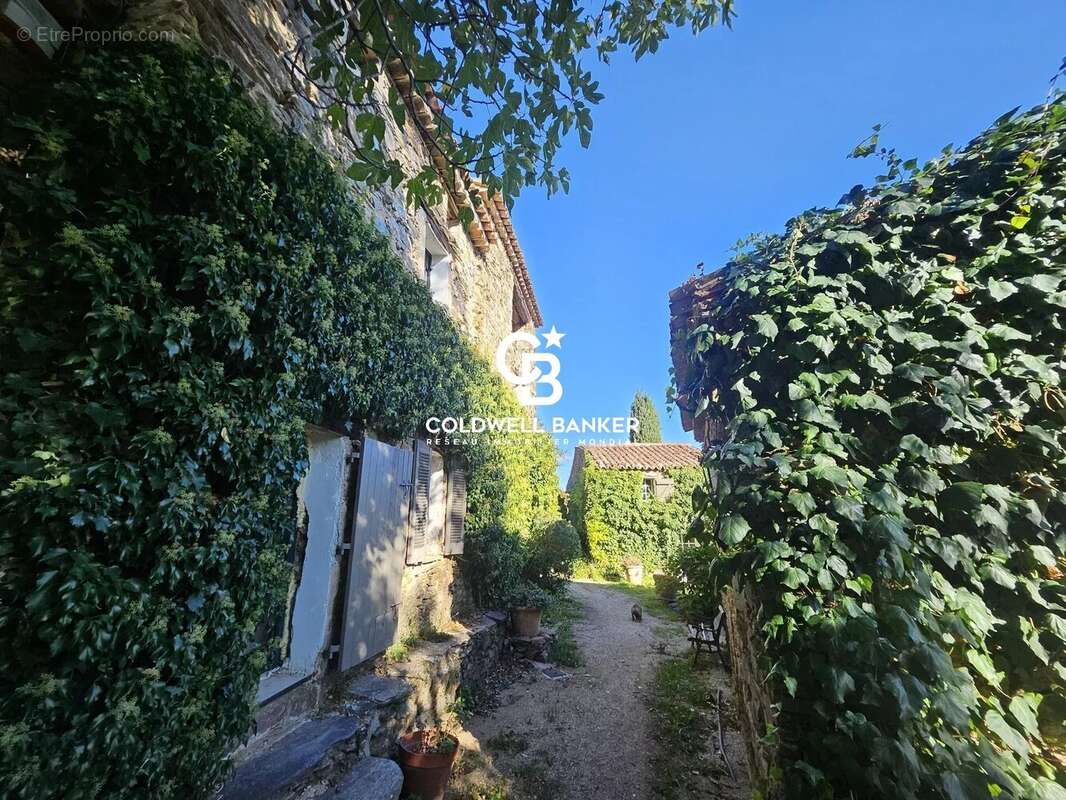 Maison à LA GARDE-FREINET