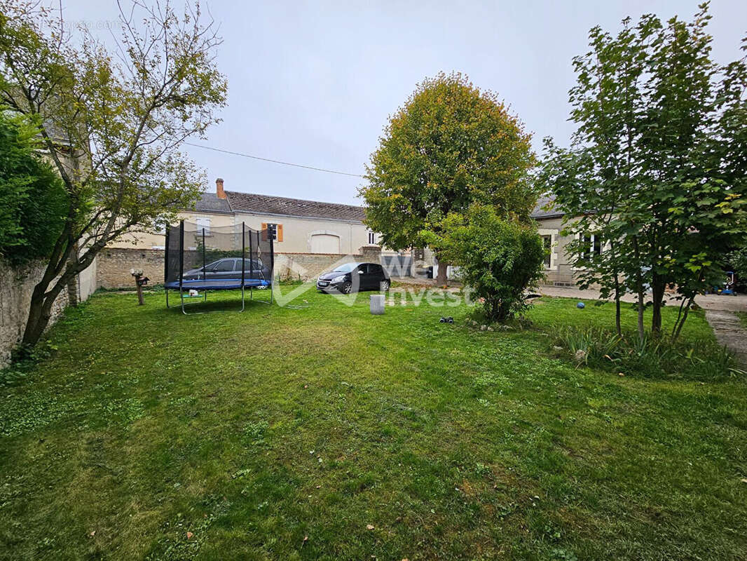 Maison à COURCELLES
