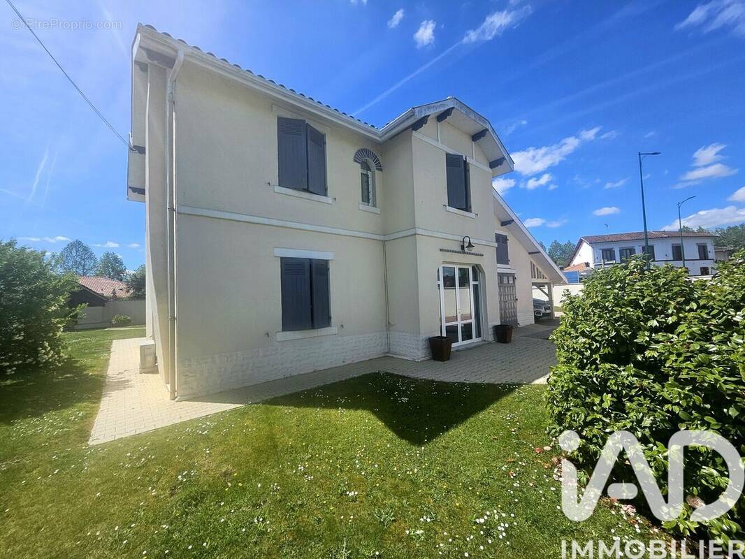 Photo 1 - Maison à SAUGNAC-ET-CAMBRAN