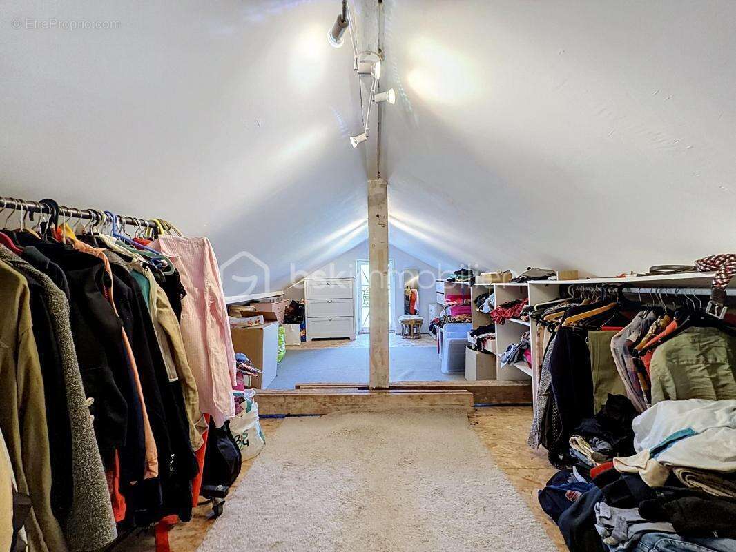 Charmante maison familiale avec 2 chambres, bureau et jardin de 497 m² - photo 13