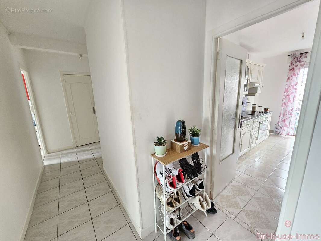 Appartement 68 m² à Saint-Andre-Les-Vergers  - photo 6