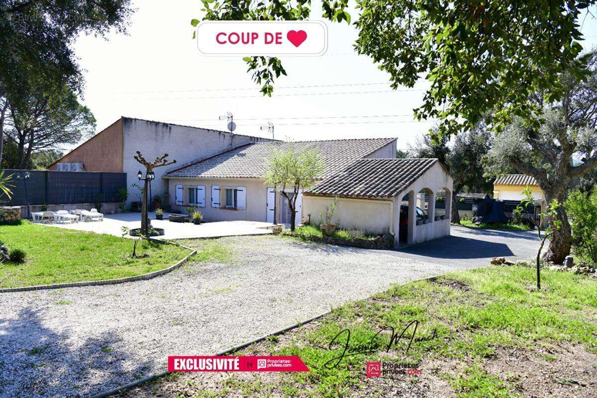 Maison à ROQUEBRUNE-SUR-ARGENS