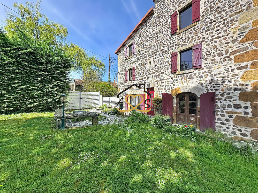 Maison à SAINT-JULIEN-DE-COPPEL