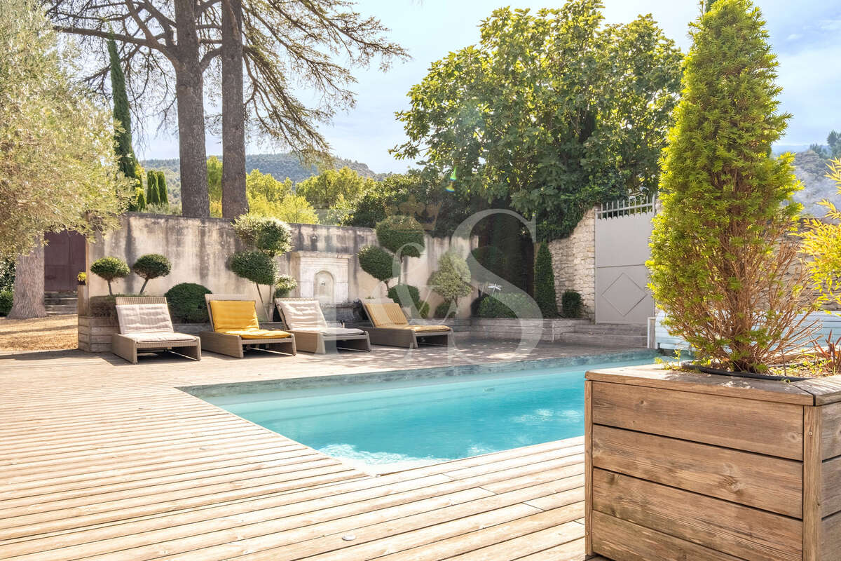 Élégante maison de caractère au cœur du Luberon. - photo 7