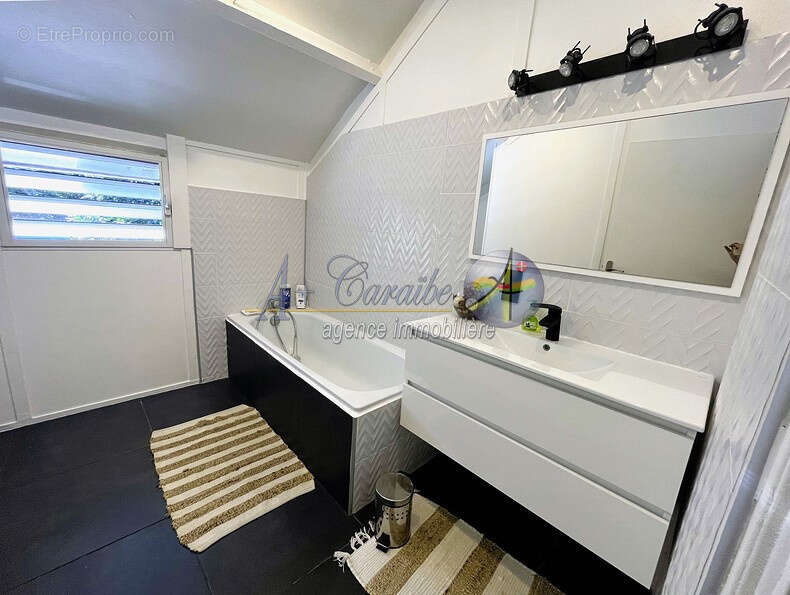 Maison à SAINTE-ROSE