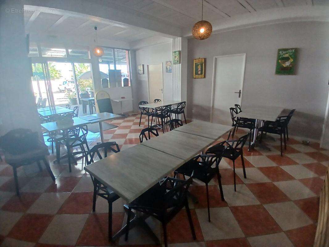Ensemble immobilier de 269 m² sur 800 m² de terrain à Dos d'Âne 97429; - photo 2