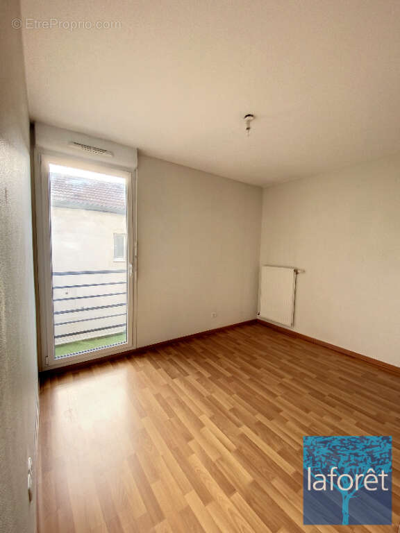 À deux pas du centre de Nancy, sur les rives de Meurthe, découvrez cet appartement de 64 m² au coeur de la résidence Belles Rive - photo 9