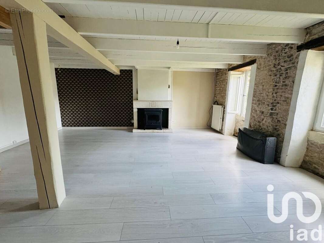 Photo 5 - Maison à VERINES