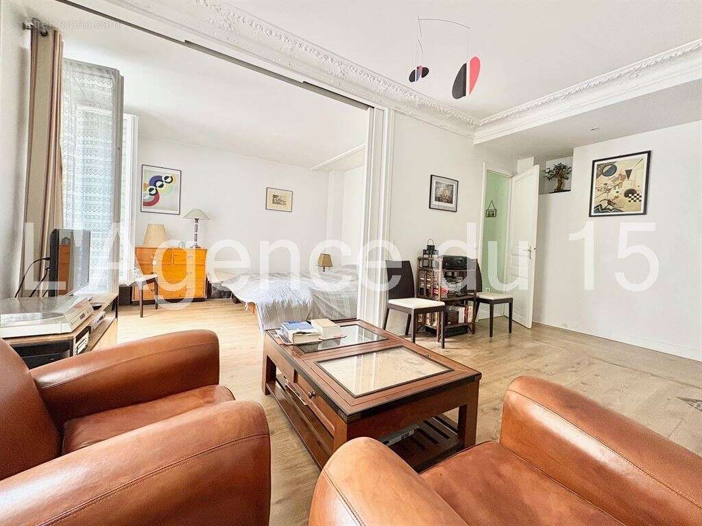 Appartement à PARIS-15E