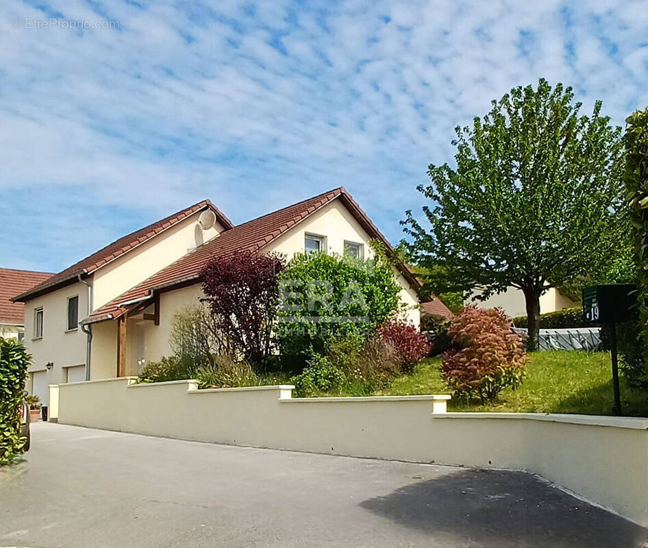 Maison à BOUSSIERES