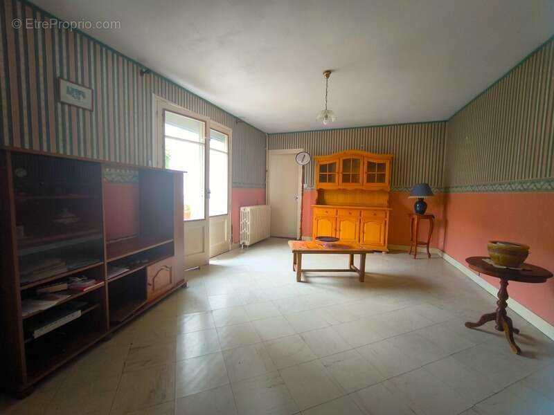 Maison à vendre 6 pièces MONTIGNAC CHARENTE (16) - photo 4