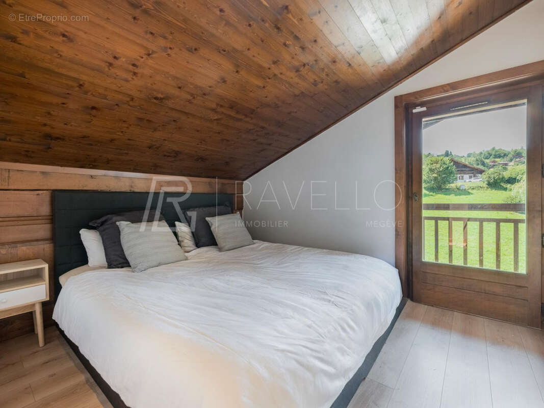 Chalet composé de cinq appartements   300 m2 avec vue exceptionnelle sur le Mont-Blanc - photo 6