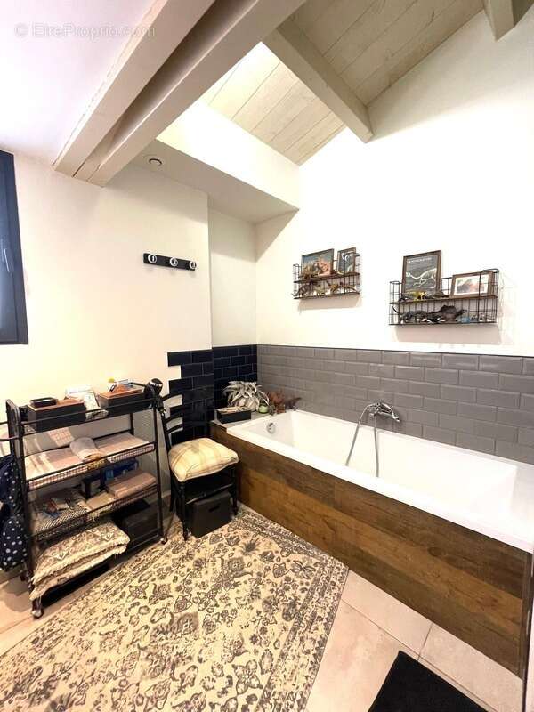 Maison à CROIX-CHAPEAU