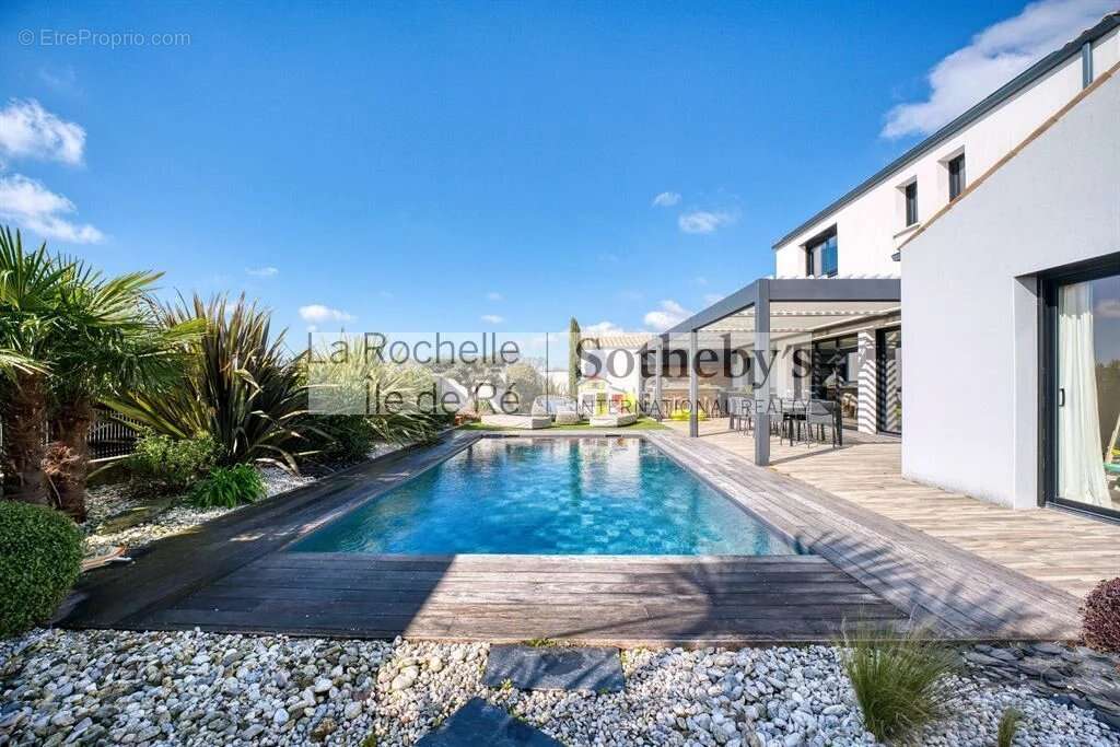 Maison à SAINT-ROGATIEN