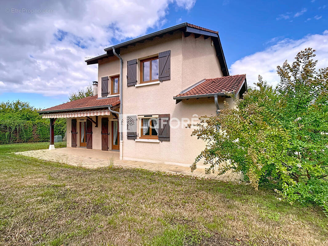 Maison à VILLARS-LES-DOMBES