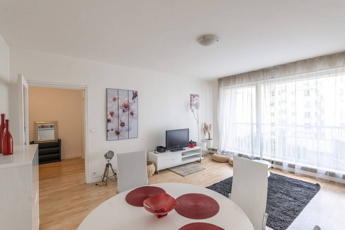 Appartement à PARIS-15E