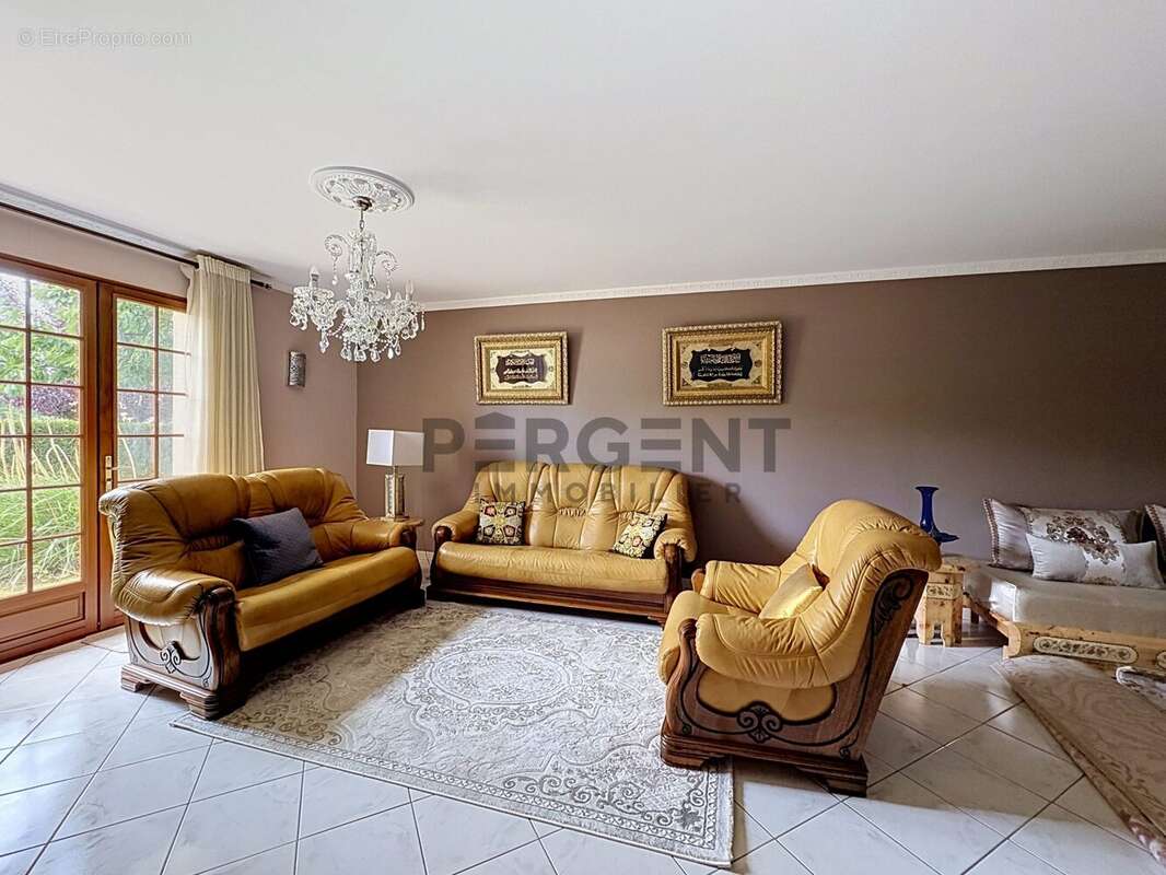 Maison 178 m² à La Francheville  - photo 5