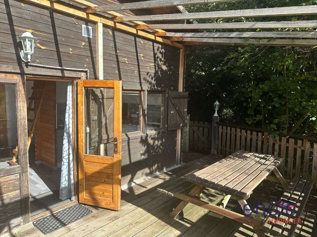 Maison à VERNET-LA-VARENNE