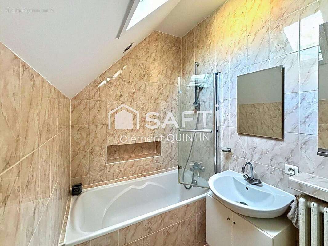 Photo 8 - Maison à LA CELLE-SAINT-CLOUD