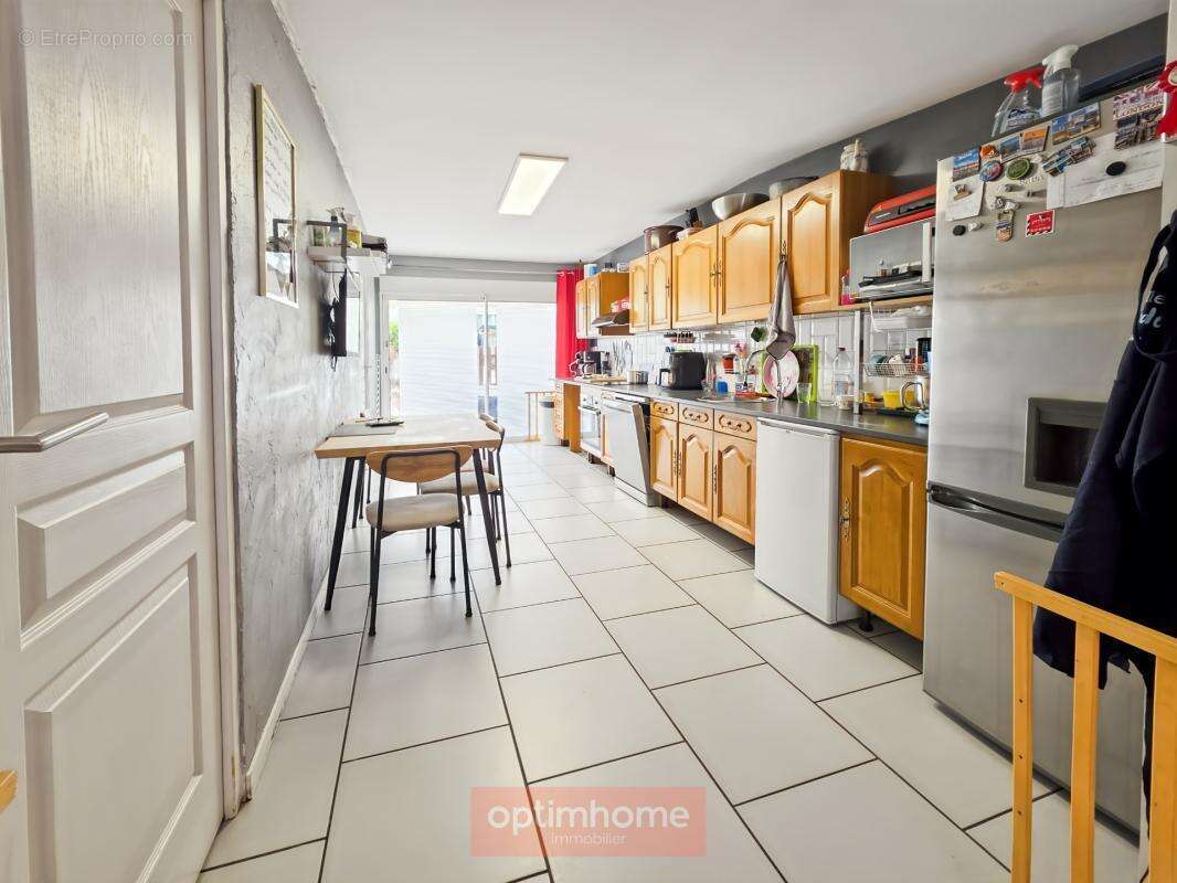 Maison de ville de 146 m² – 4 chambres – bureau – cour et jardin - photo 9