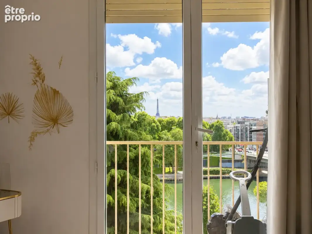Bécon   Beau 3 pièces avec balcon, vue dégagée, parking et cave - photo 9