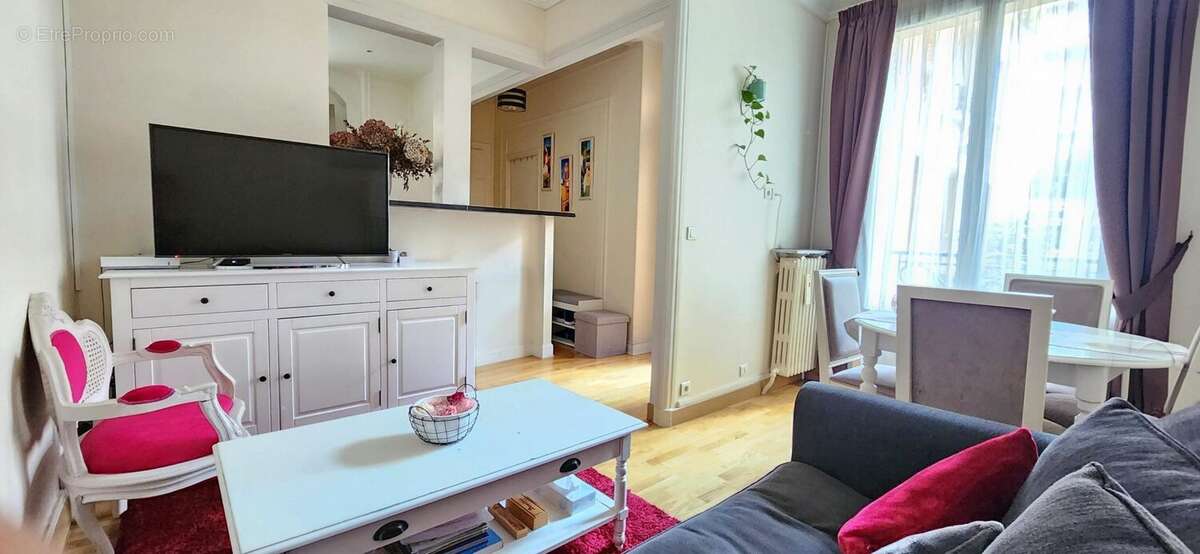 Appartement à NEUILLY-SUR-SEINE