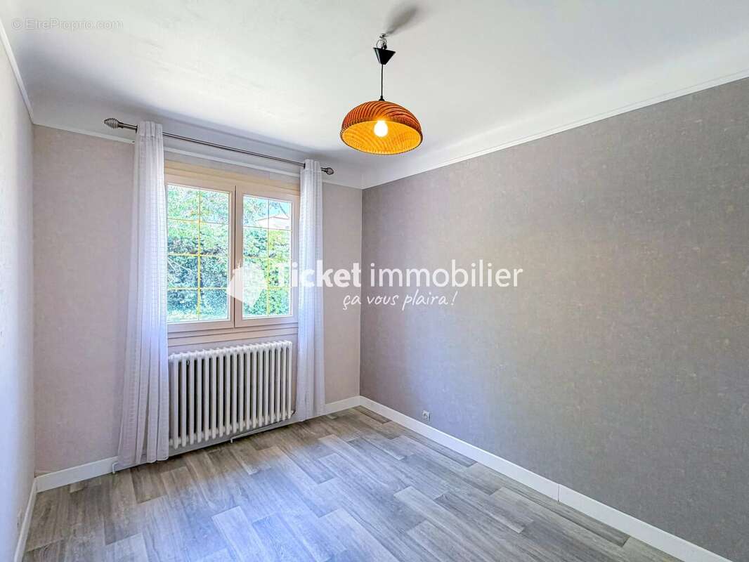 Maison à BEAUZELLE