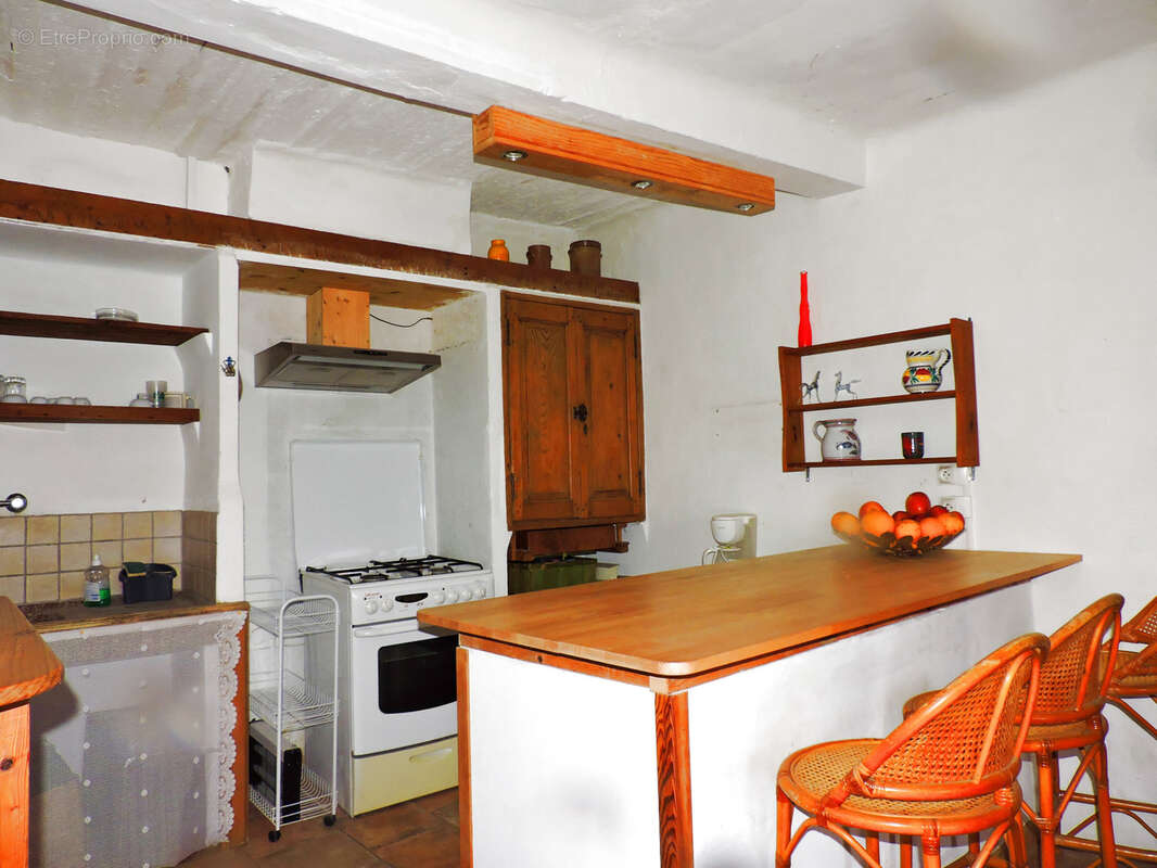 A VENDRE LURS Ancienne ferme en pierres de près de 200 m2  sur 1 ha 845 m2 - photo 22