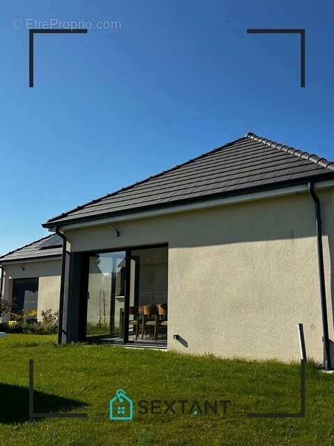 Maison à MESNIL-RAOUL