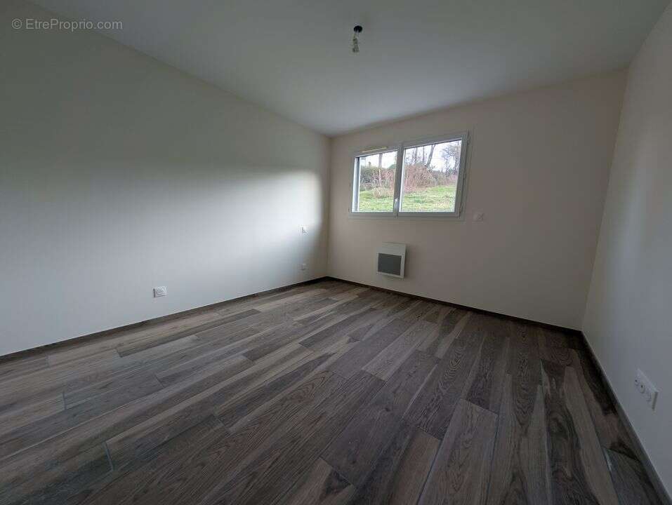 Maison à CHATEAUNEUF