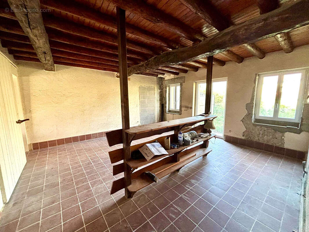 Maison Tramoyes à rénover 6 pièces 200m² avec jardin et garage - photo 11