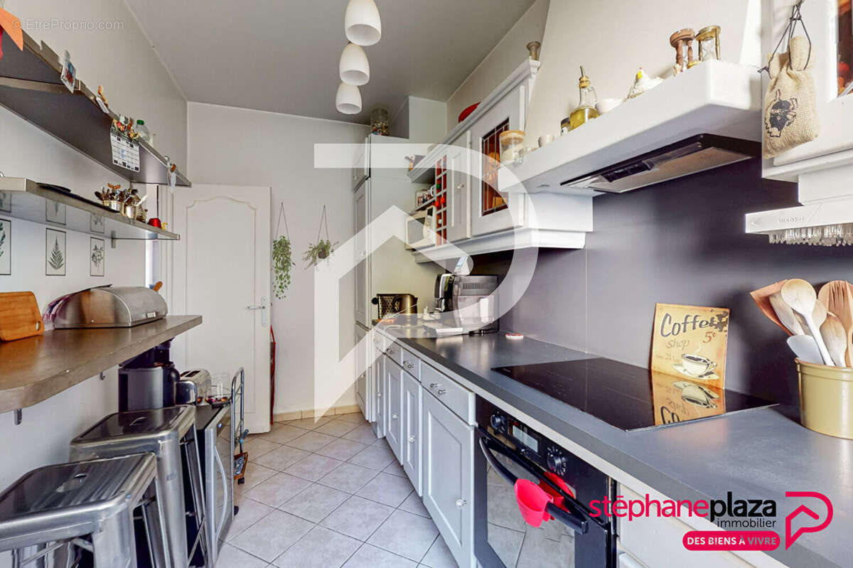 Appartement à LE MESNIL-LE-ROI