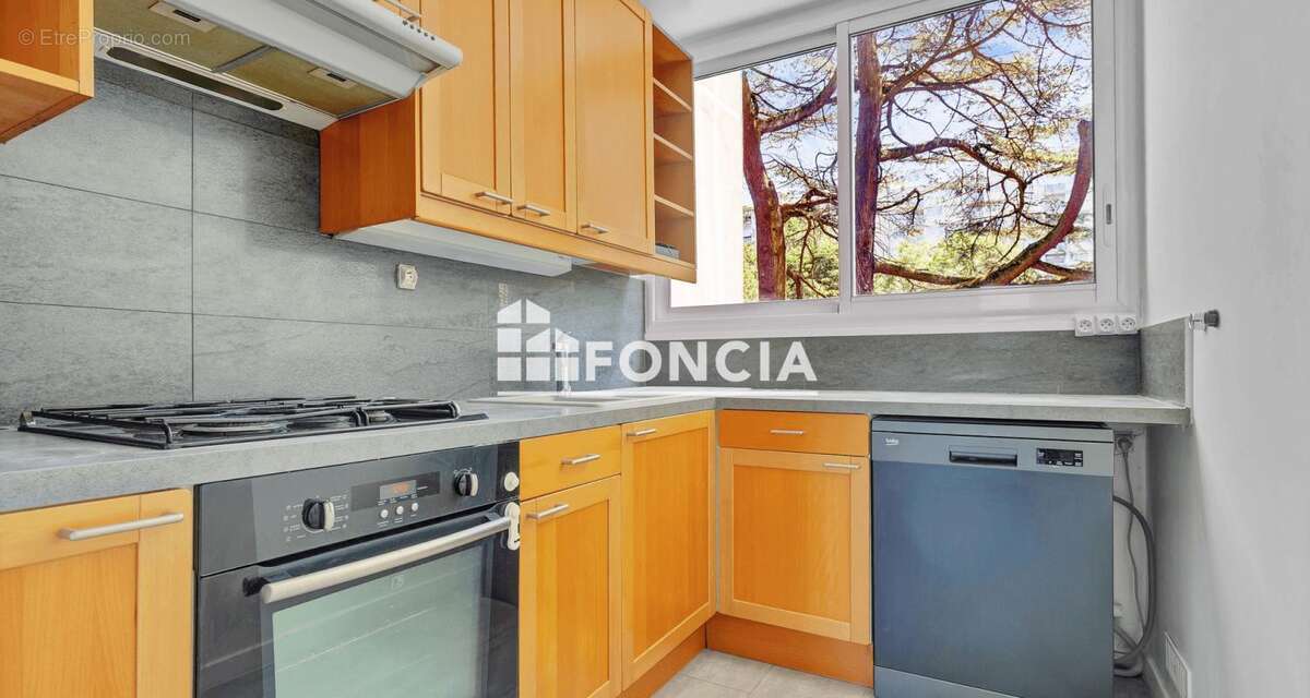 Appartement T5 de 67 m² avec balcon et vue dégagée, Box, Parking extérieur et Cave. Proximité toutes commodités - photo 5