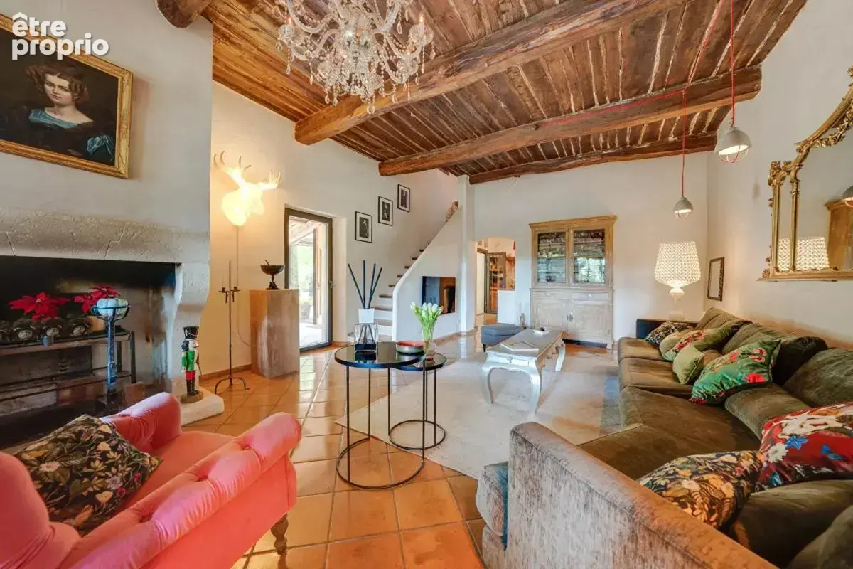 Propriété provençale rénovée avec dépendances 300 m² habitables sur 1,7 hectare - photo 11